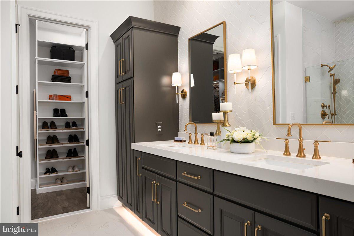 IRONSTONE AT BLUE BELL - Residential