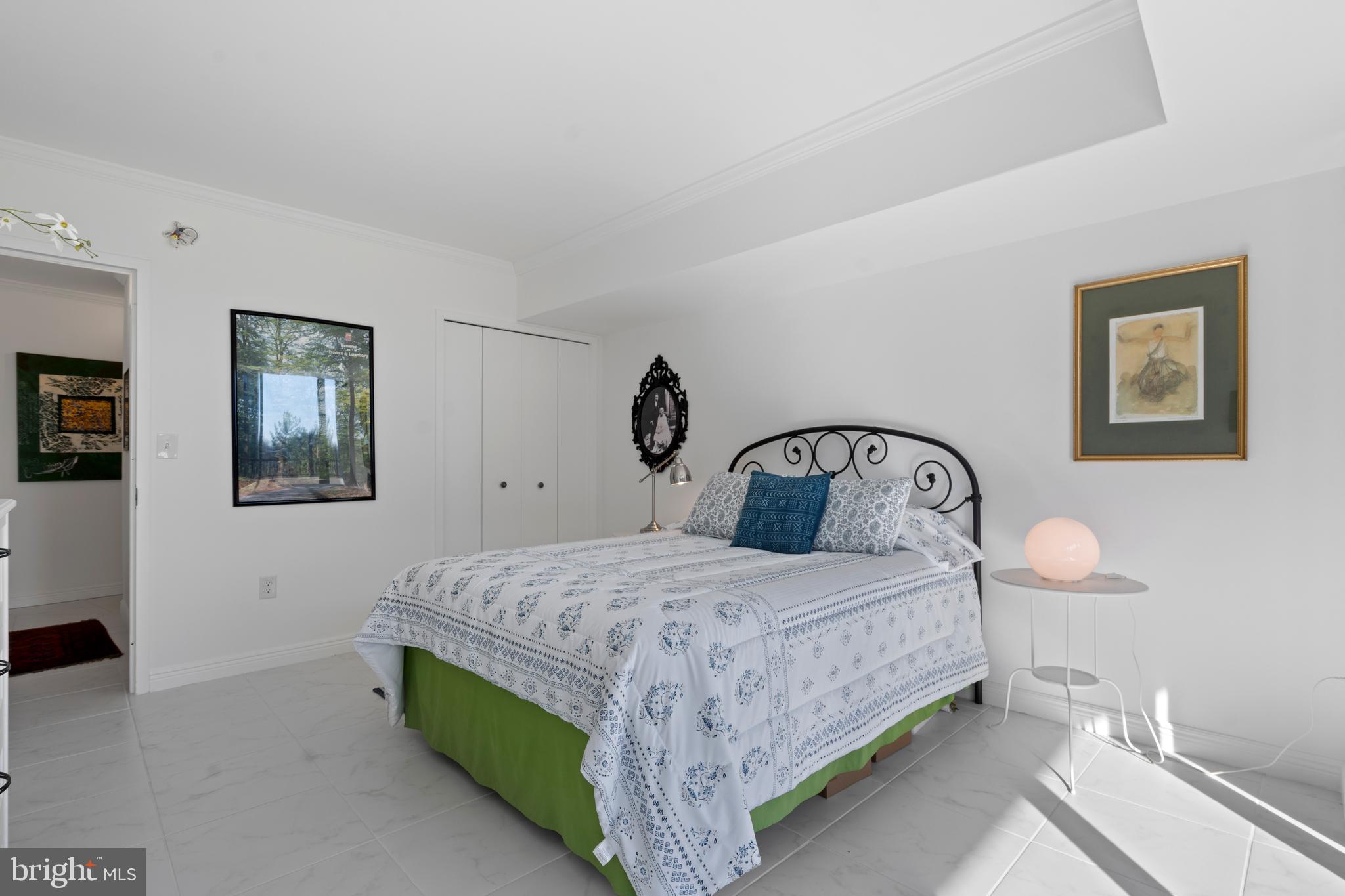 CRYSTAL GATEWAY - Residential