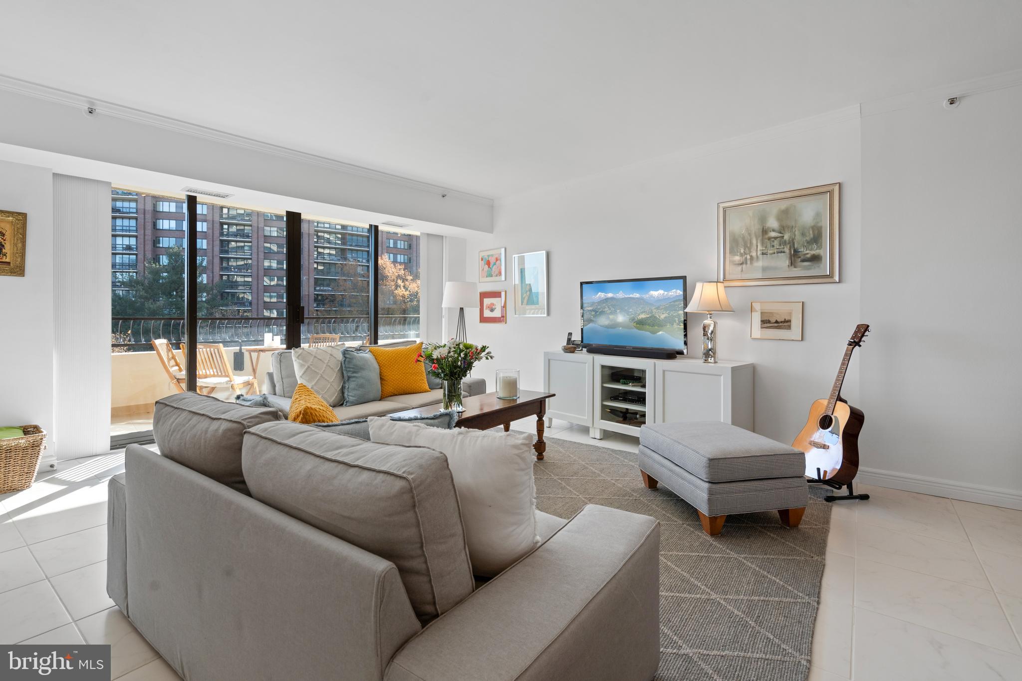 CRYSTAL GATEWAY - Residential