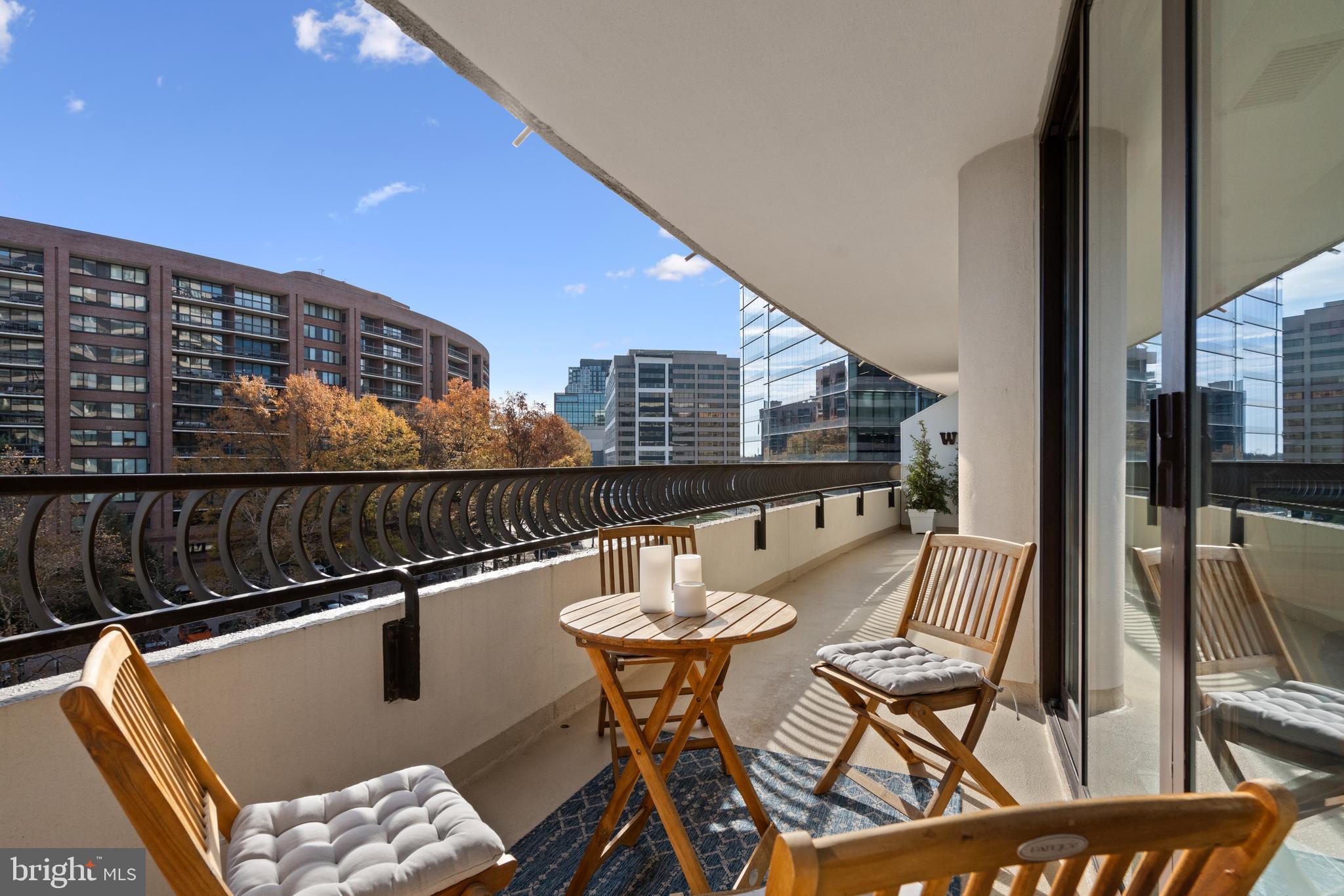 CRYSTAL GATEWAY - Residential