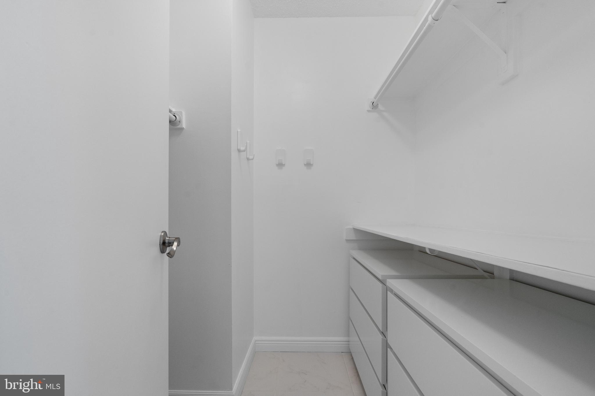 CRYSTAL GATEWAY - Residential
