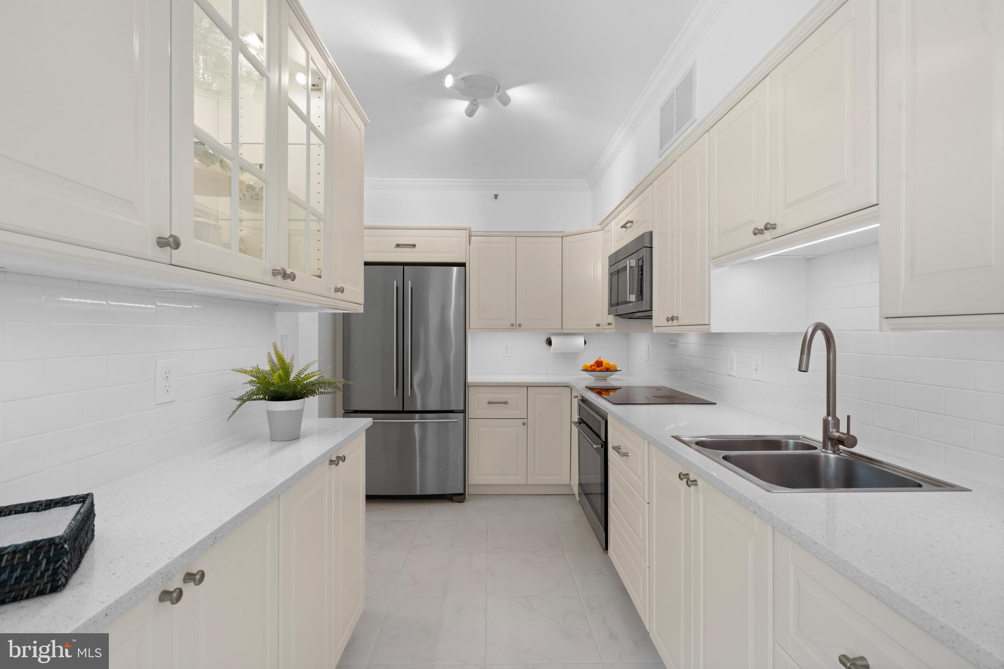 CRYSTAL GATEWAY - Residential