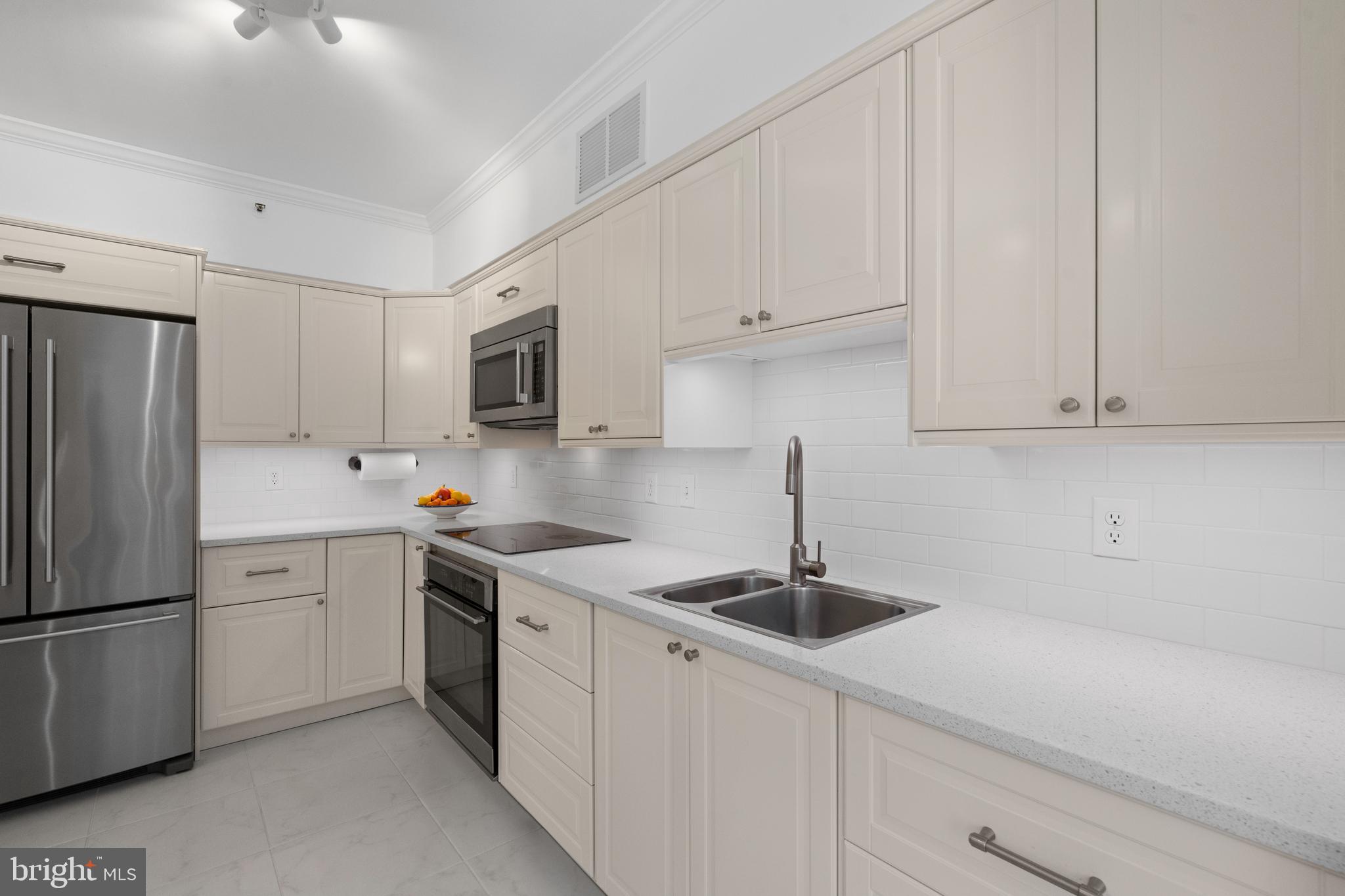 CRYSTAL GATEWAY - Residential