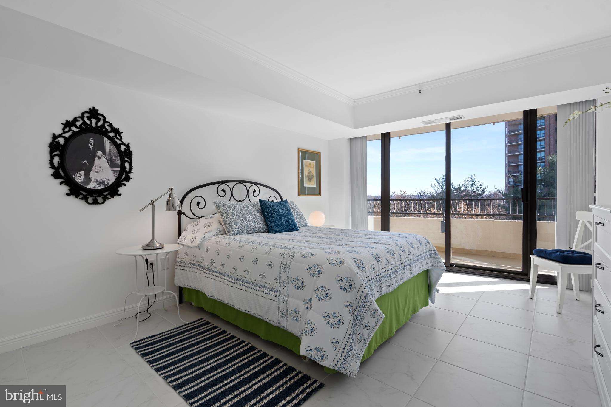 CRYSTAL GATEWAY - Residential