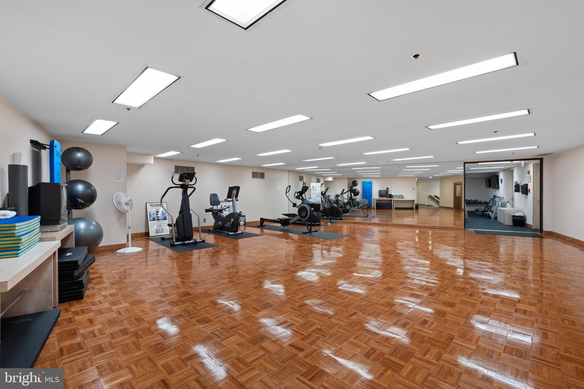 CRYSTAL GATEWAY - Residential