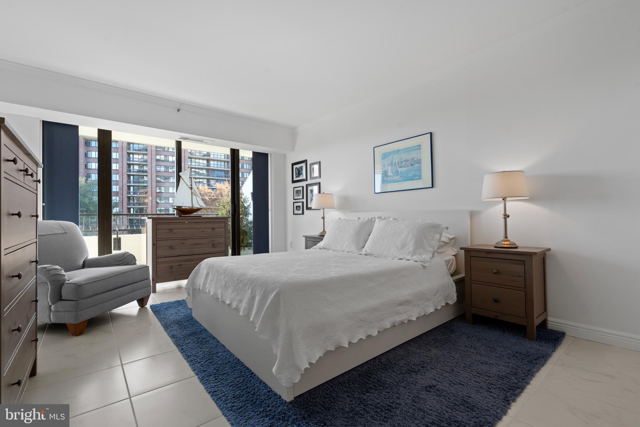 CRYSTAL GATEWAY - Residential