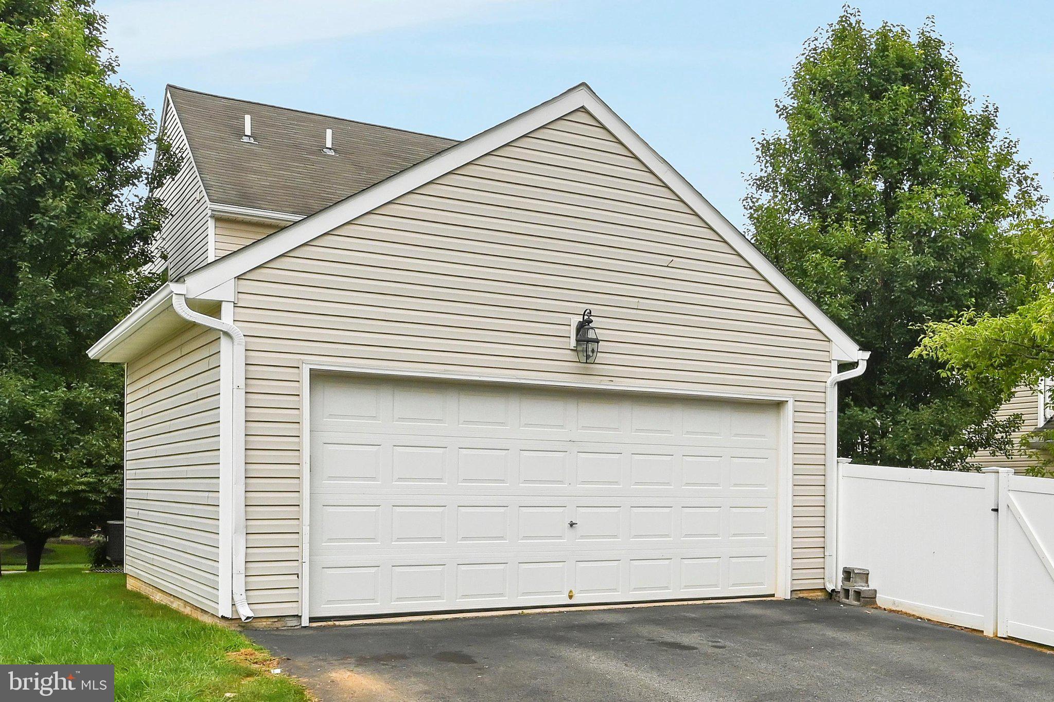 CASTLETON - Residential