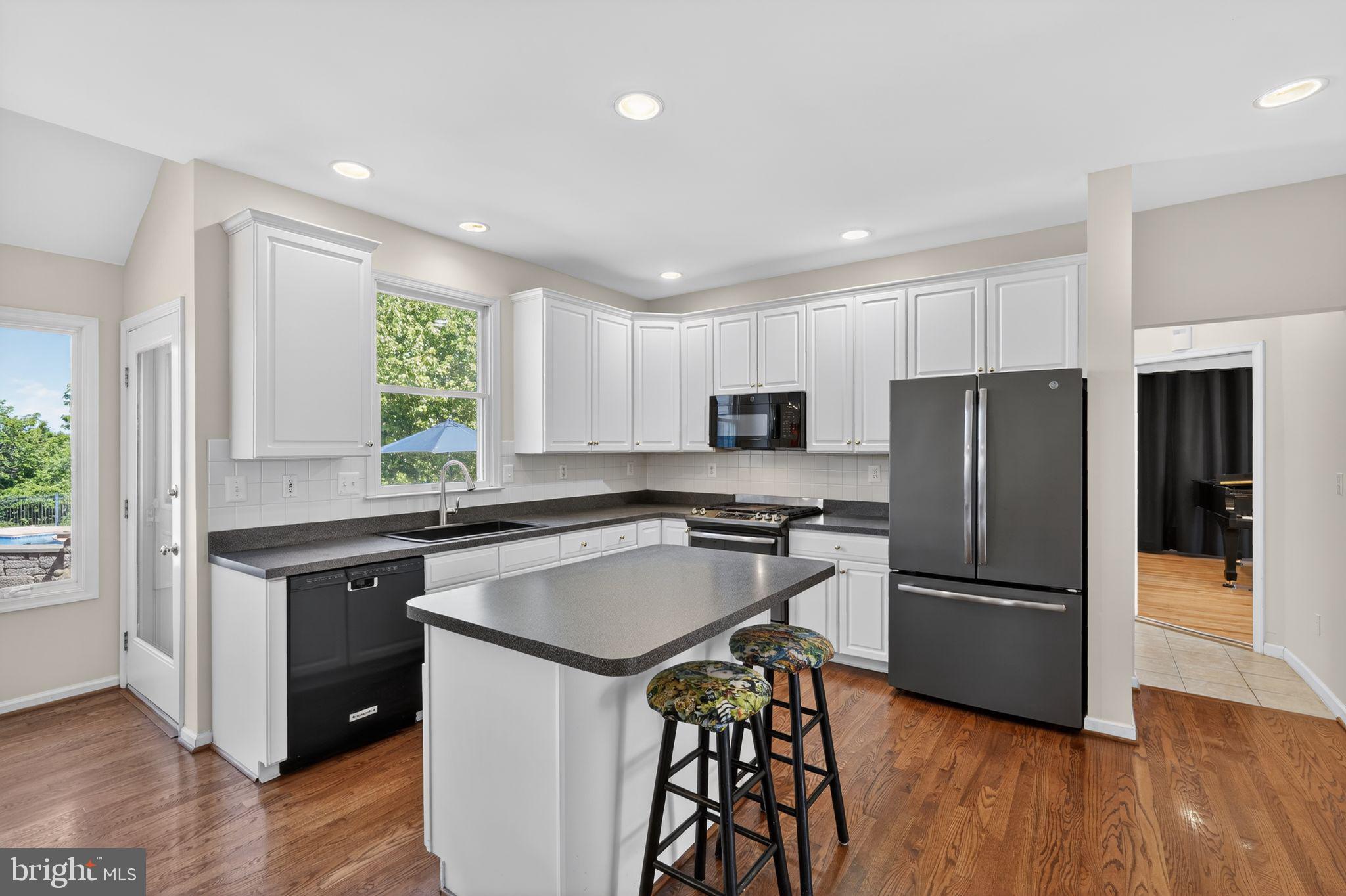 MAINLAND RIDGE - Residential
