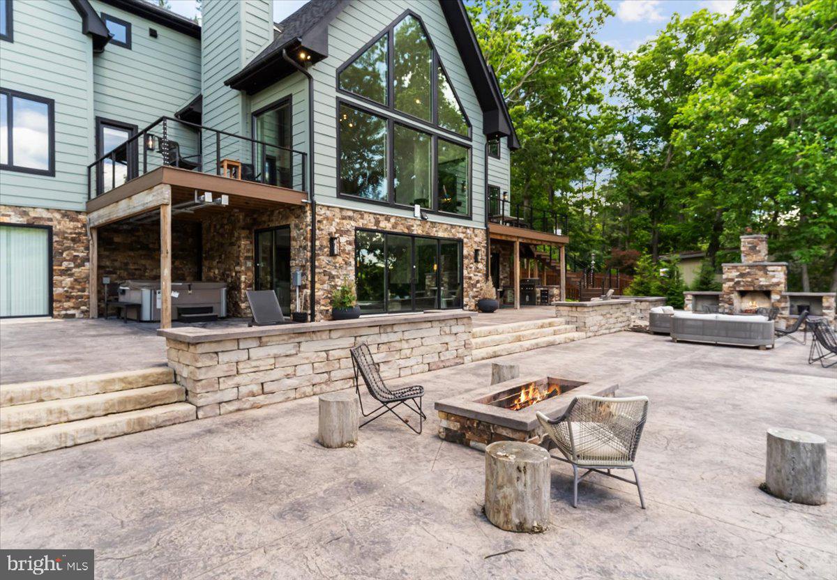 DEEP CREEK LAKE - Residential