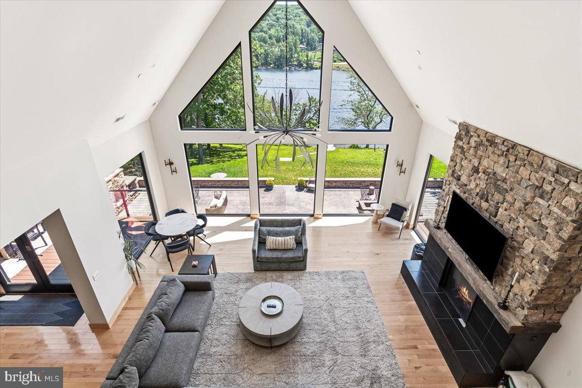 DEEP CREEK LAKE - Residential