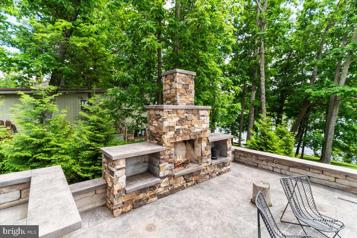 DEEP CREEK LAKE - Residential