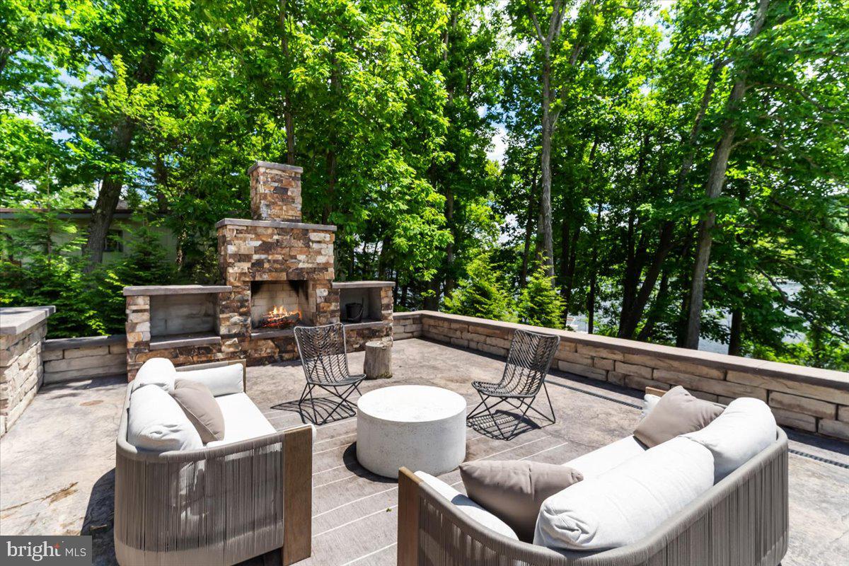 DEEP CREEK LAKE - Residential