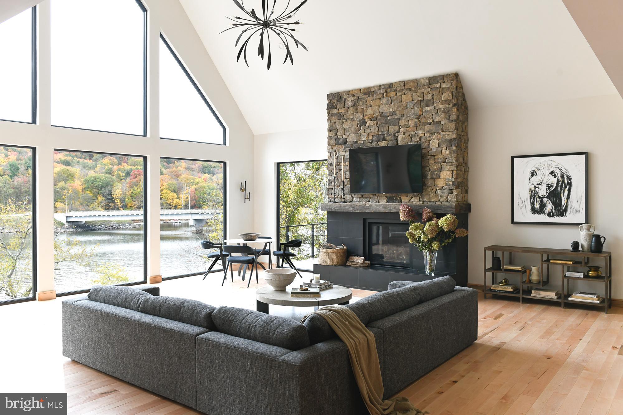 DEEP CREEK LAKE - Residential