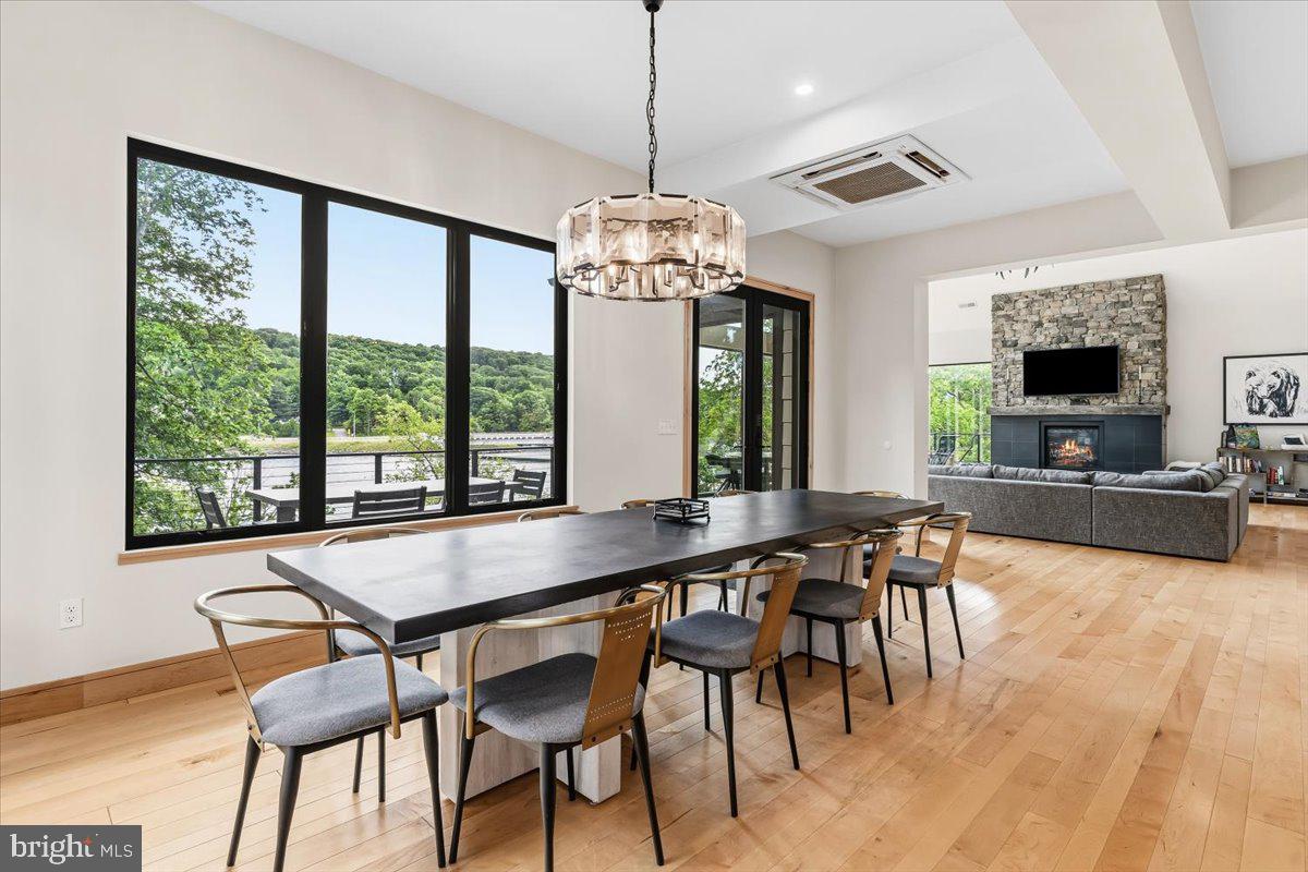 DEEP CREEK LAKE - Residential