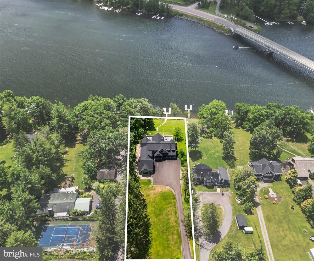 DEEP CREEK LAKE - Residential