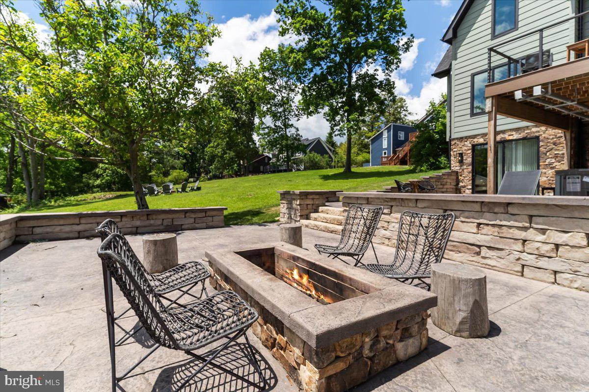 DEEP CREEK LAKE - Residential