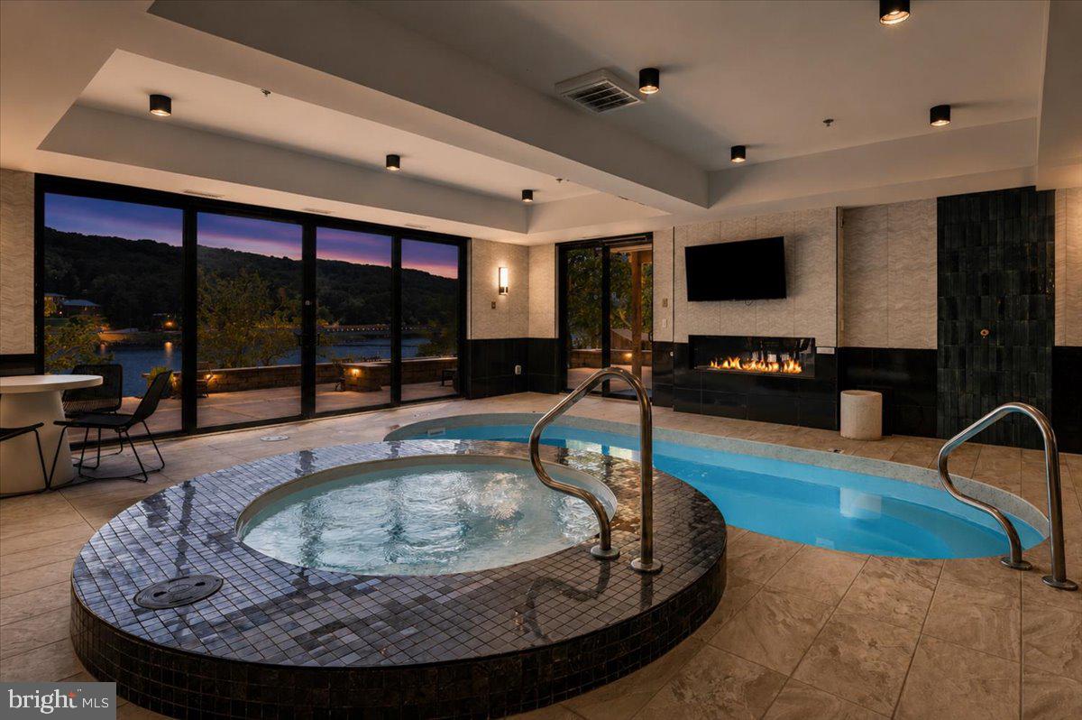 DEEP CREEK LAKE - Residential