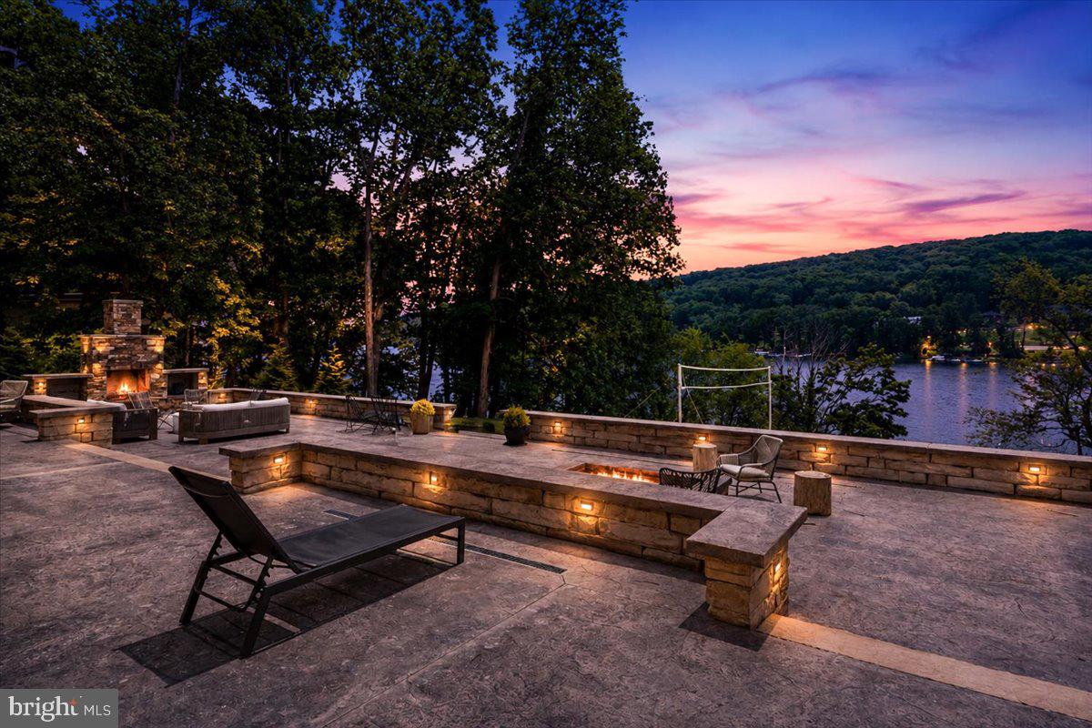 DEEP CREEK LAKE - Residential