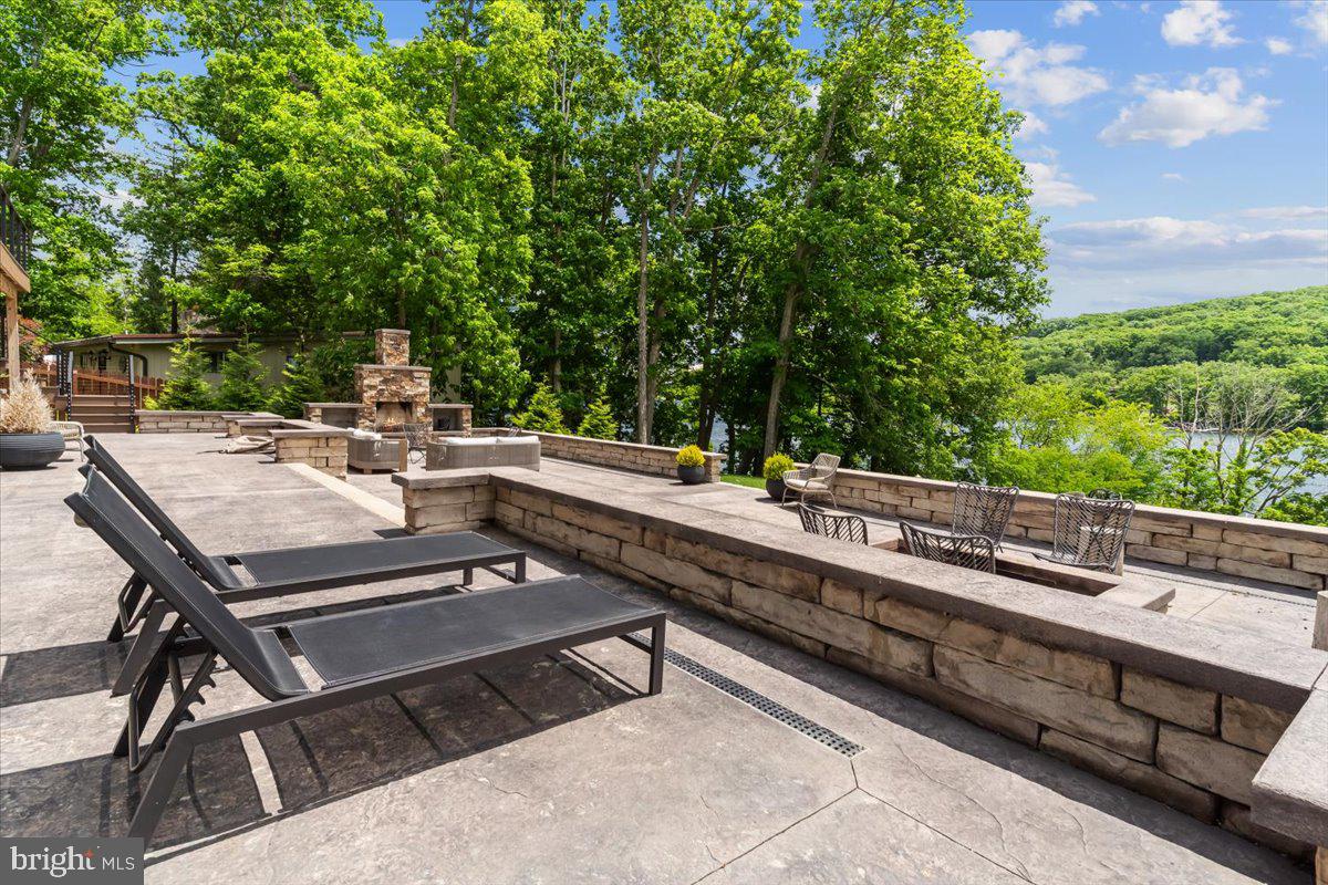 DEEP CREEK LAKE - Residential