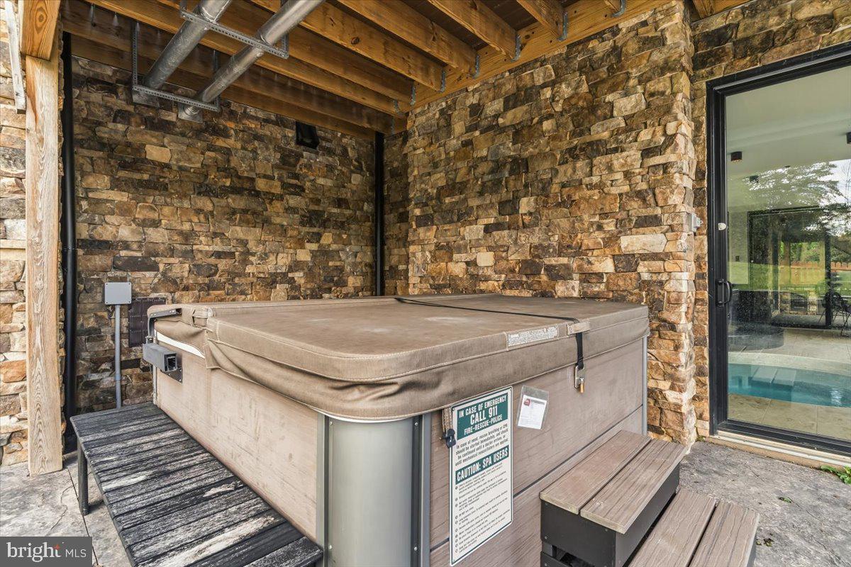 DEEP CREEK LAKE - Residential