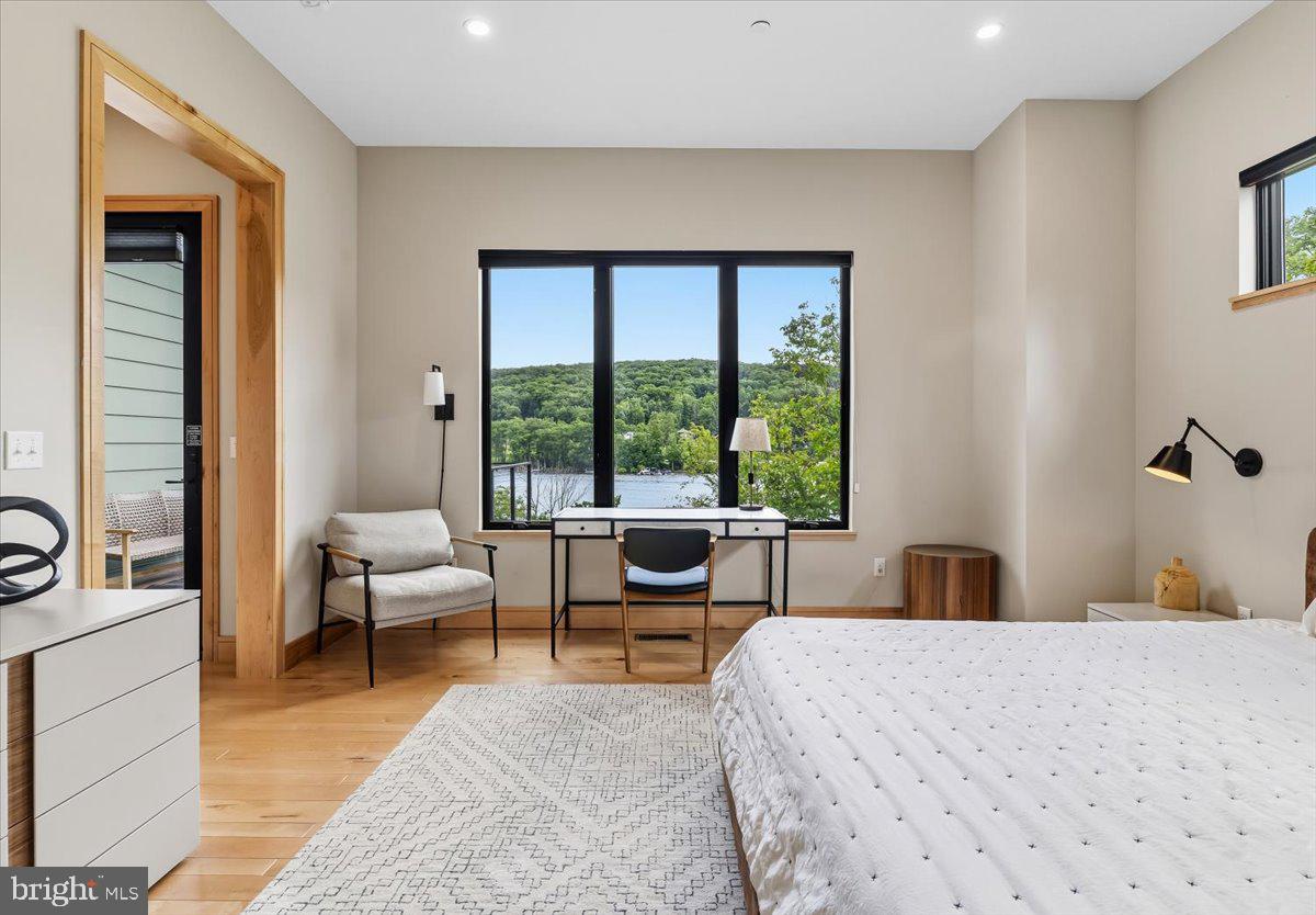 DEEP CREEK LAKE - Residential