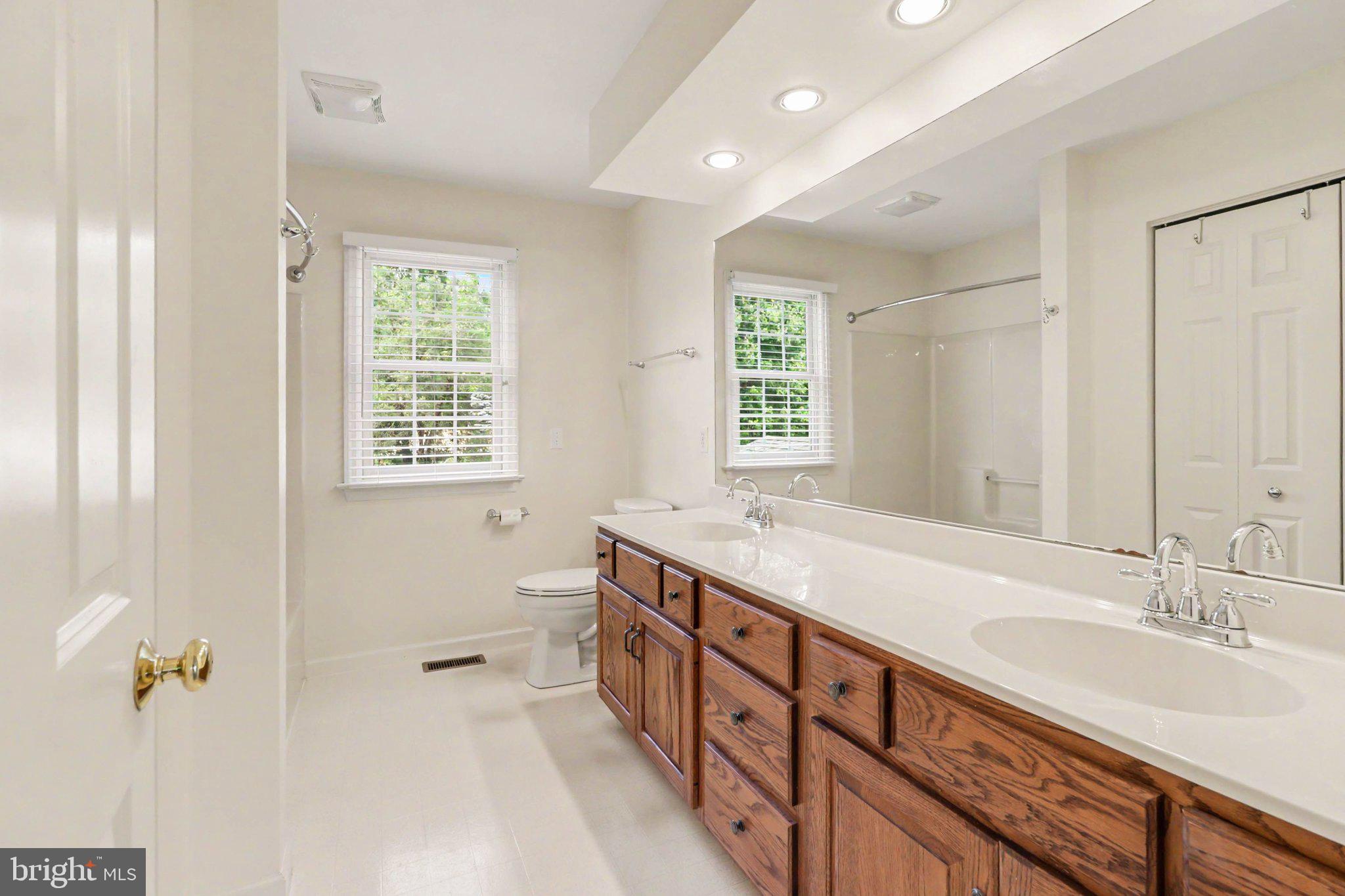 JACOBS CREEK - Residential