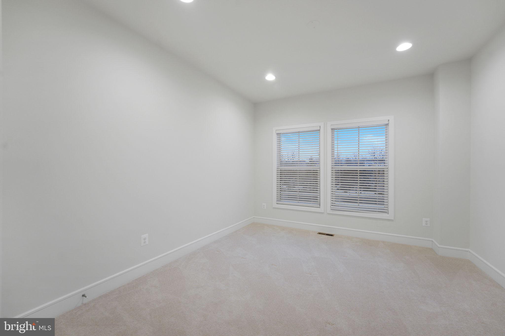 DEMOTT & SILVER - Residential Lease