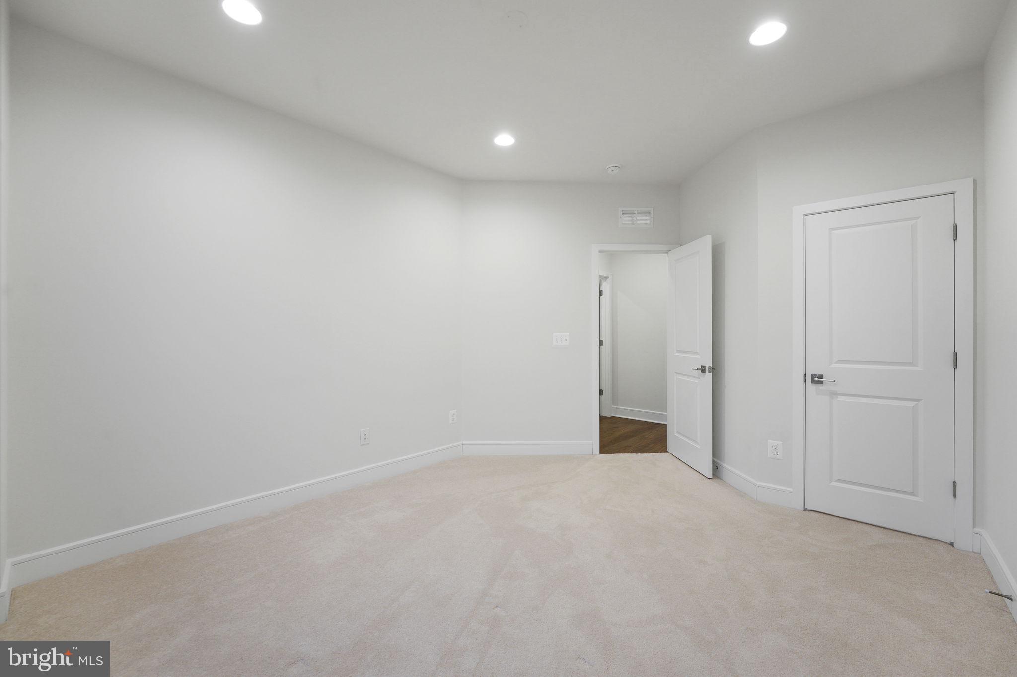 DEMOTT & SILVER - Residential Lease