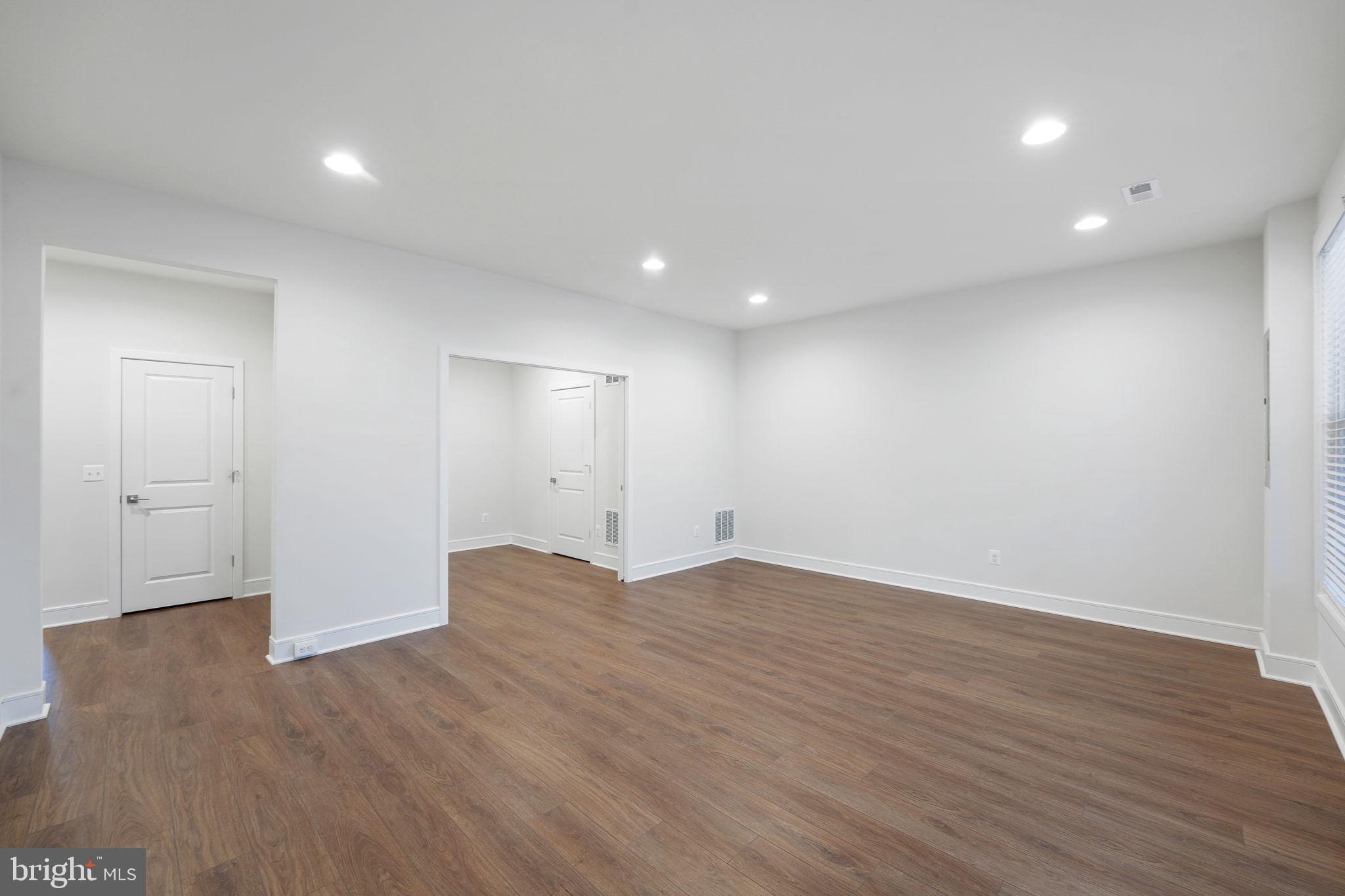 DEMOTT & SILVER - Residential Lease