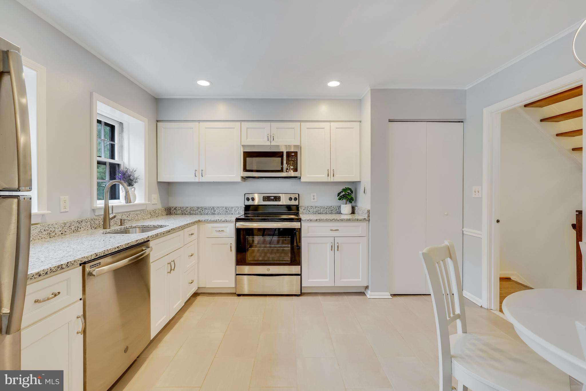 RESTON - Residential