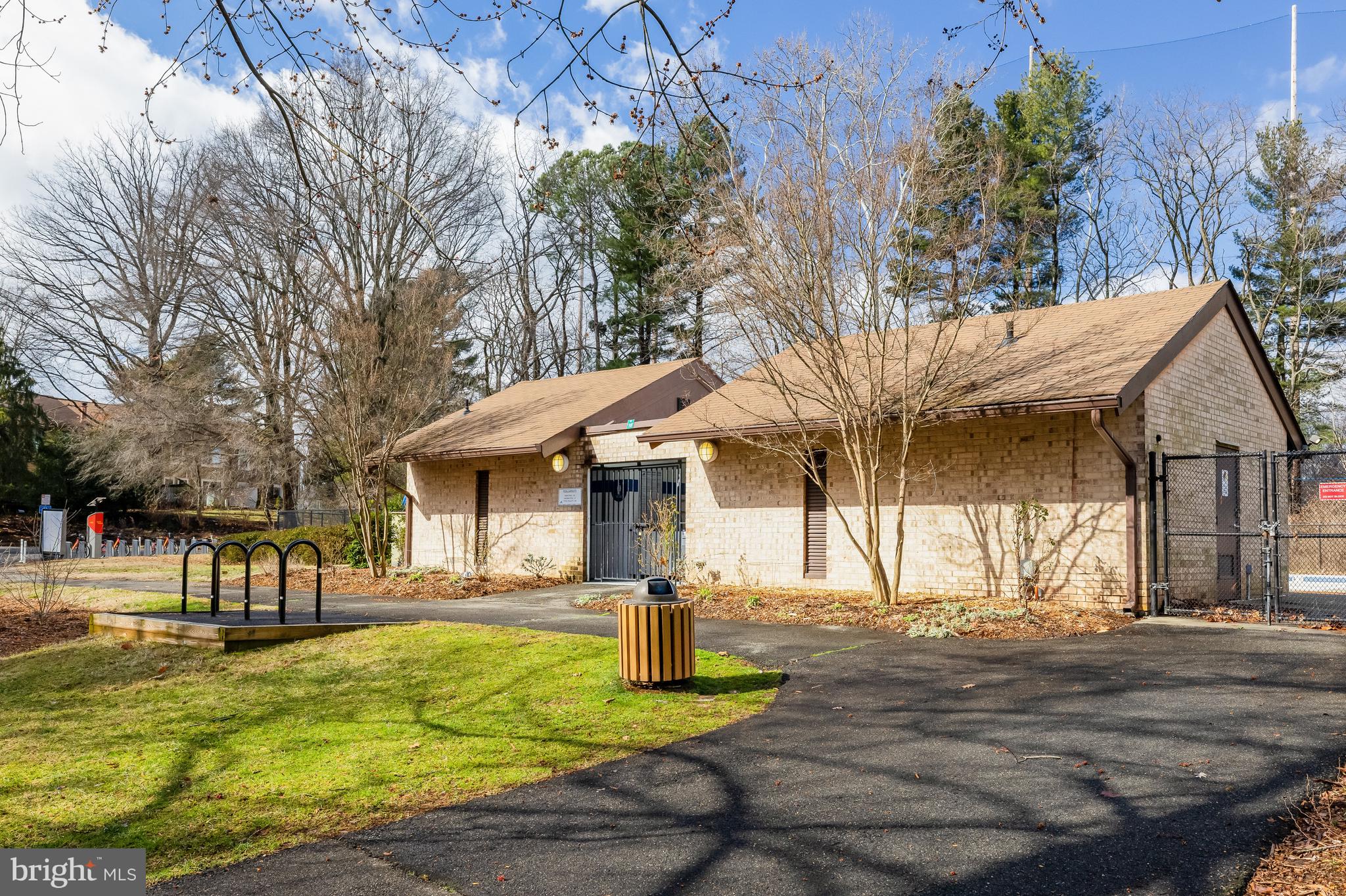 RESTON - Residential