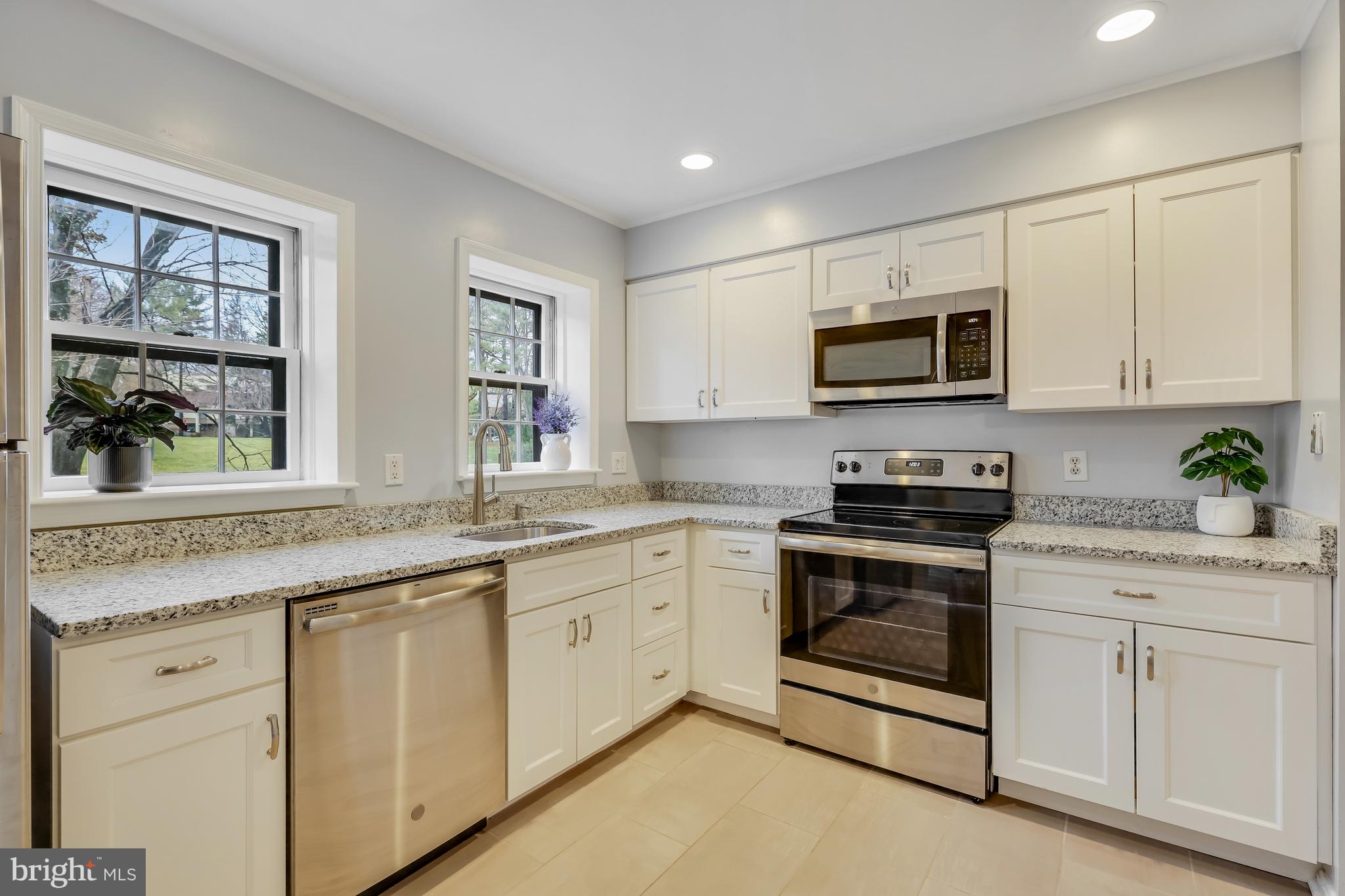 RESTON - Residential