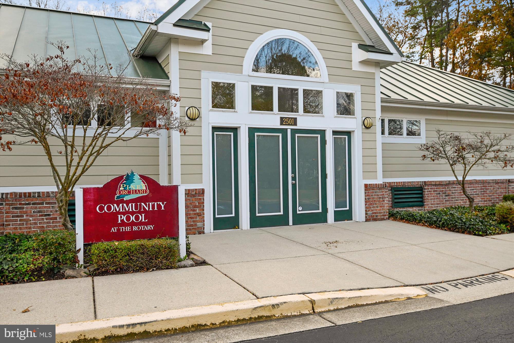 PINEDALE COURTS - Residential