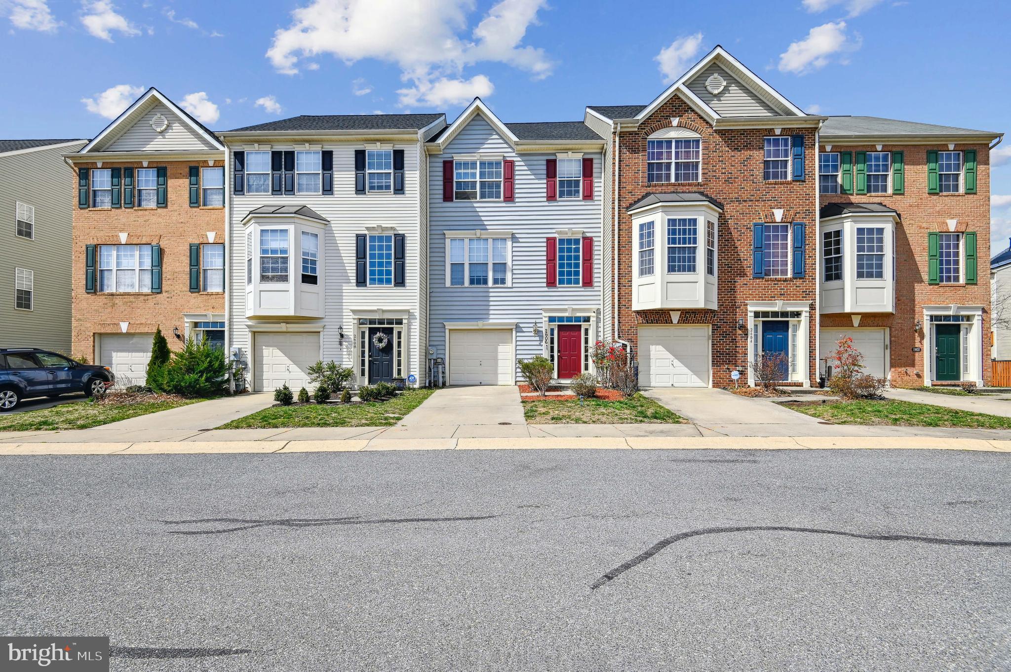 PINEDALE COURTS - Residential