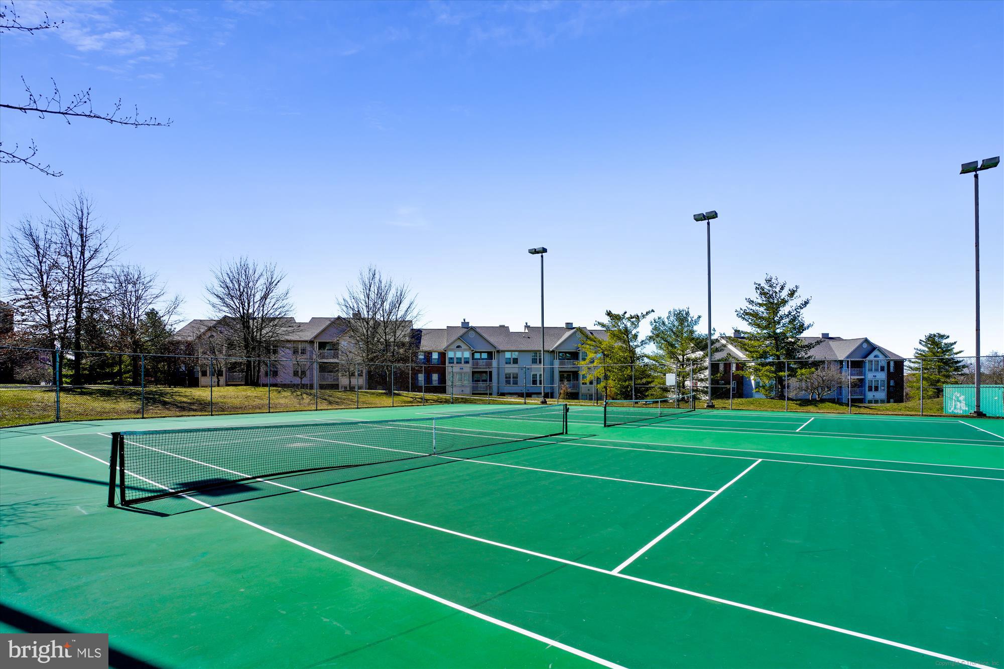 PINEDALE COURTS - Residential