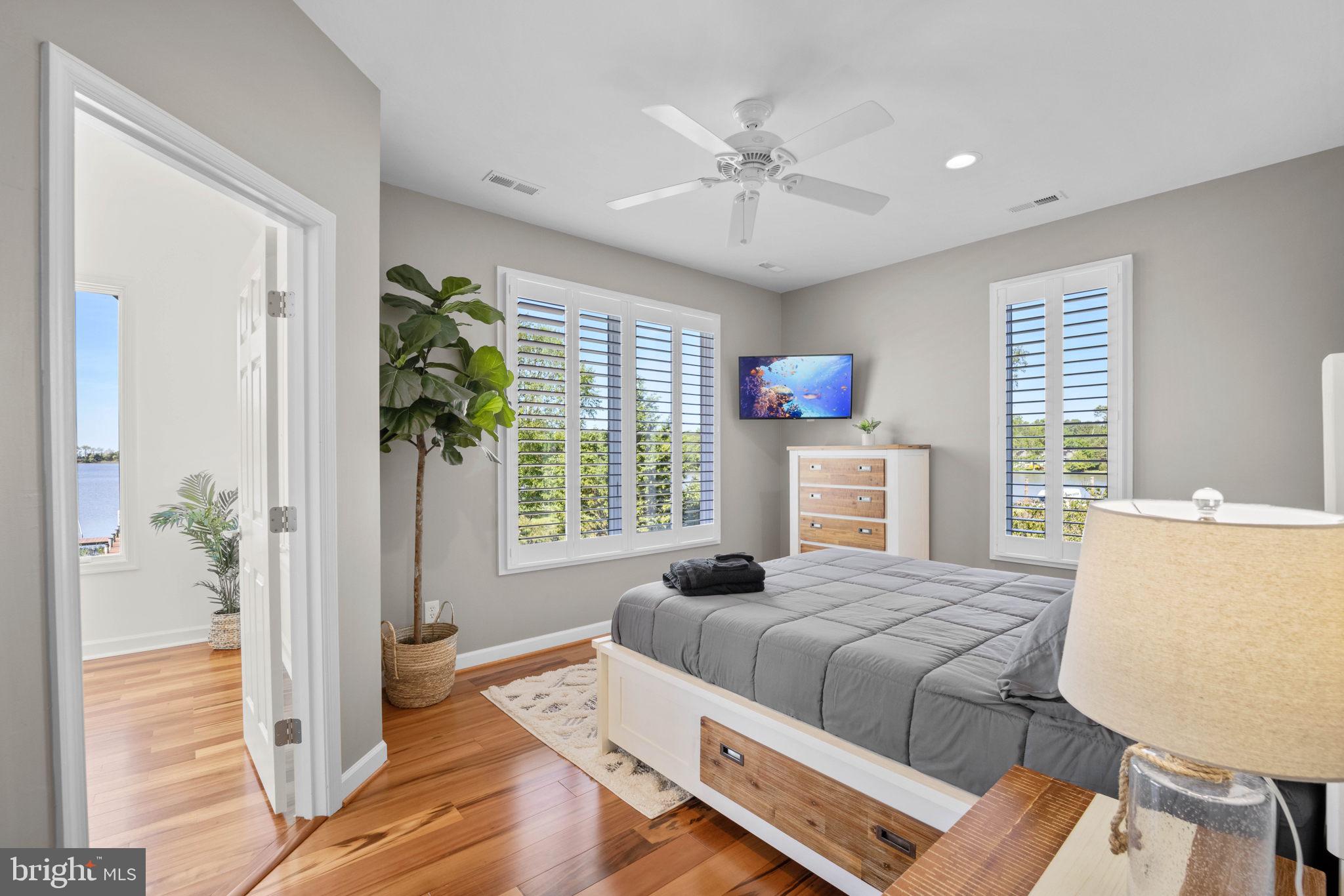 COVE CREEK CLUB - Residential