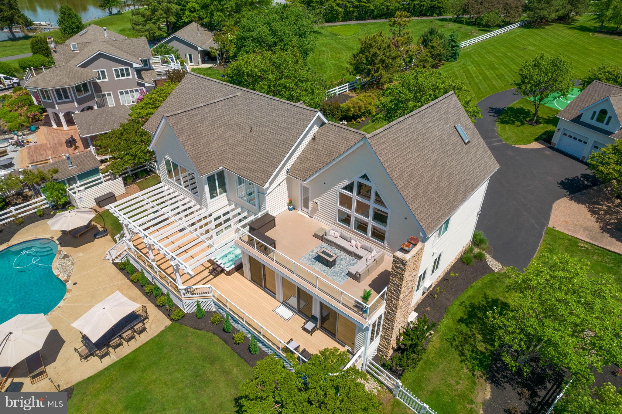 COVE CREEK CLUB - Residential
