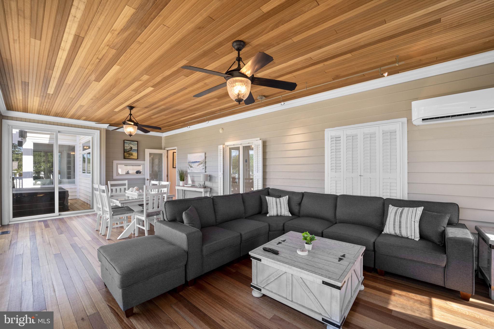 COVE CREEK CLUB - Residential