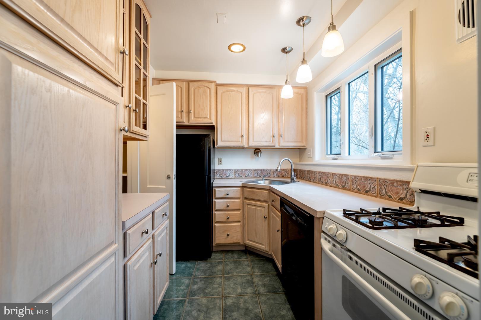 PARKSIDE CONDOMINIUMS - Residential