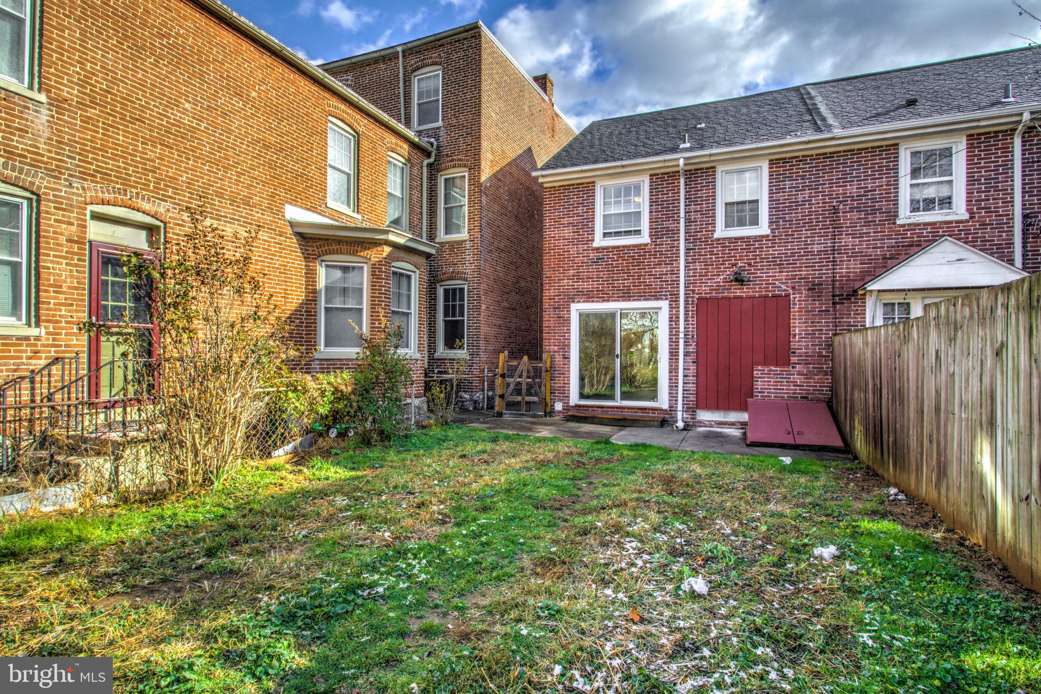 CHESTNUT HILL - Residential