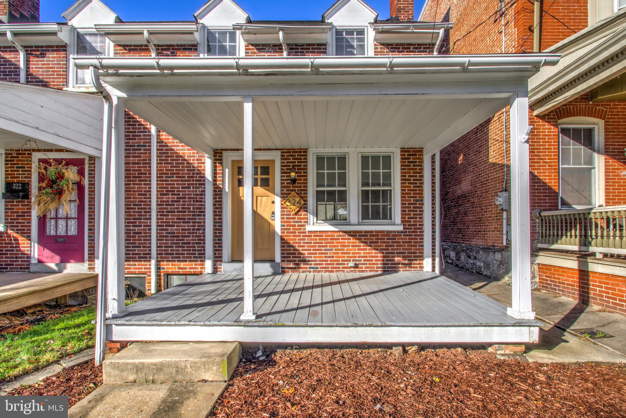 CHESTNUT HILL - Residential