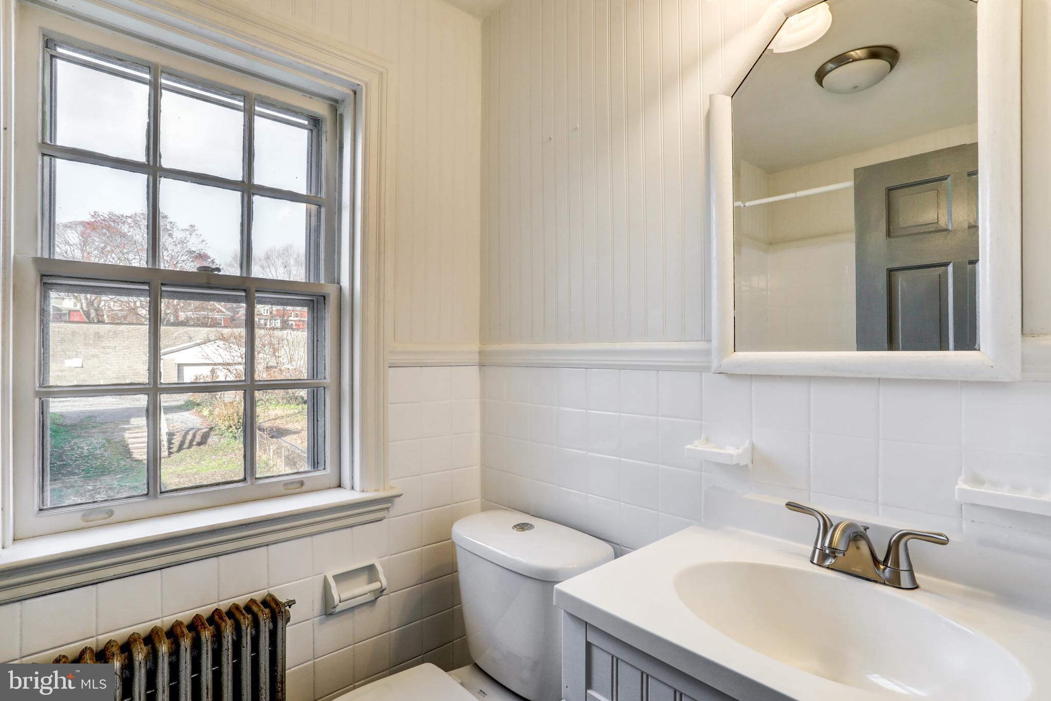 CHESTNUT HILL - Residential