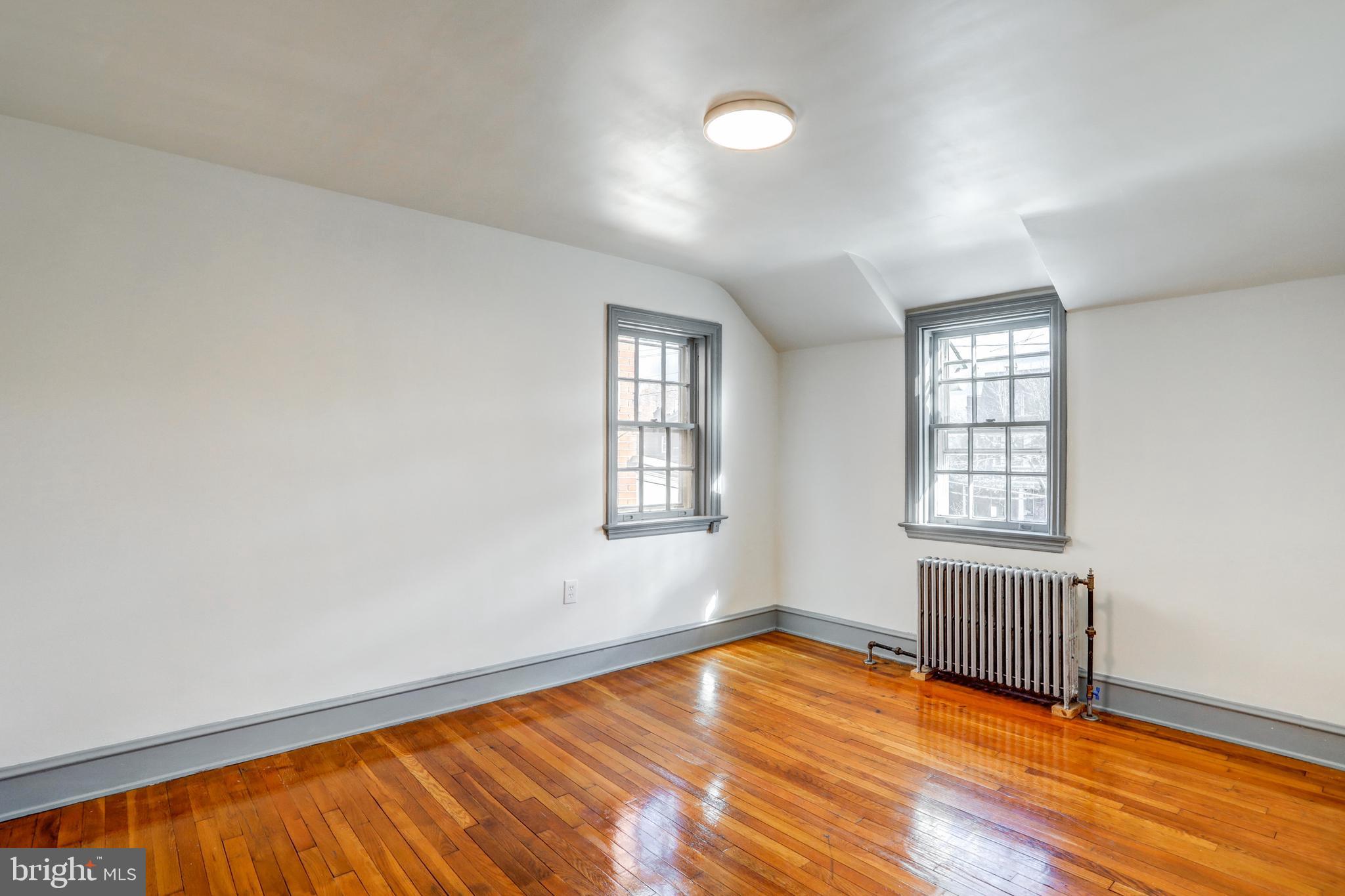 CHESTNUT HILL - Residential