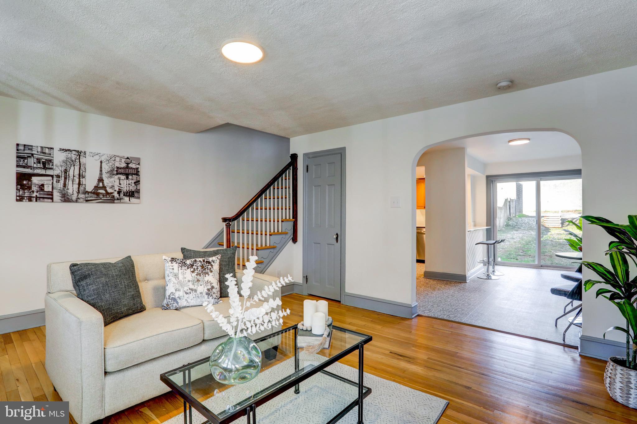 CHESTNUT HILL - Residential