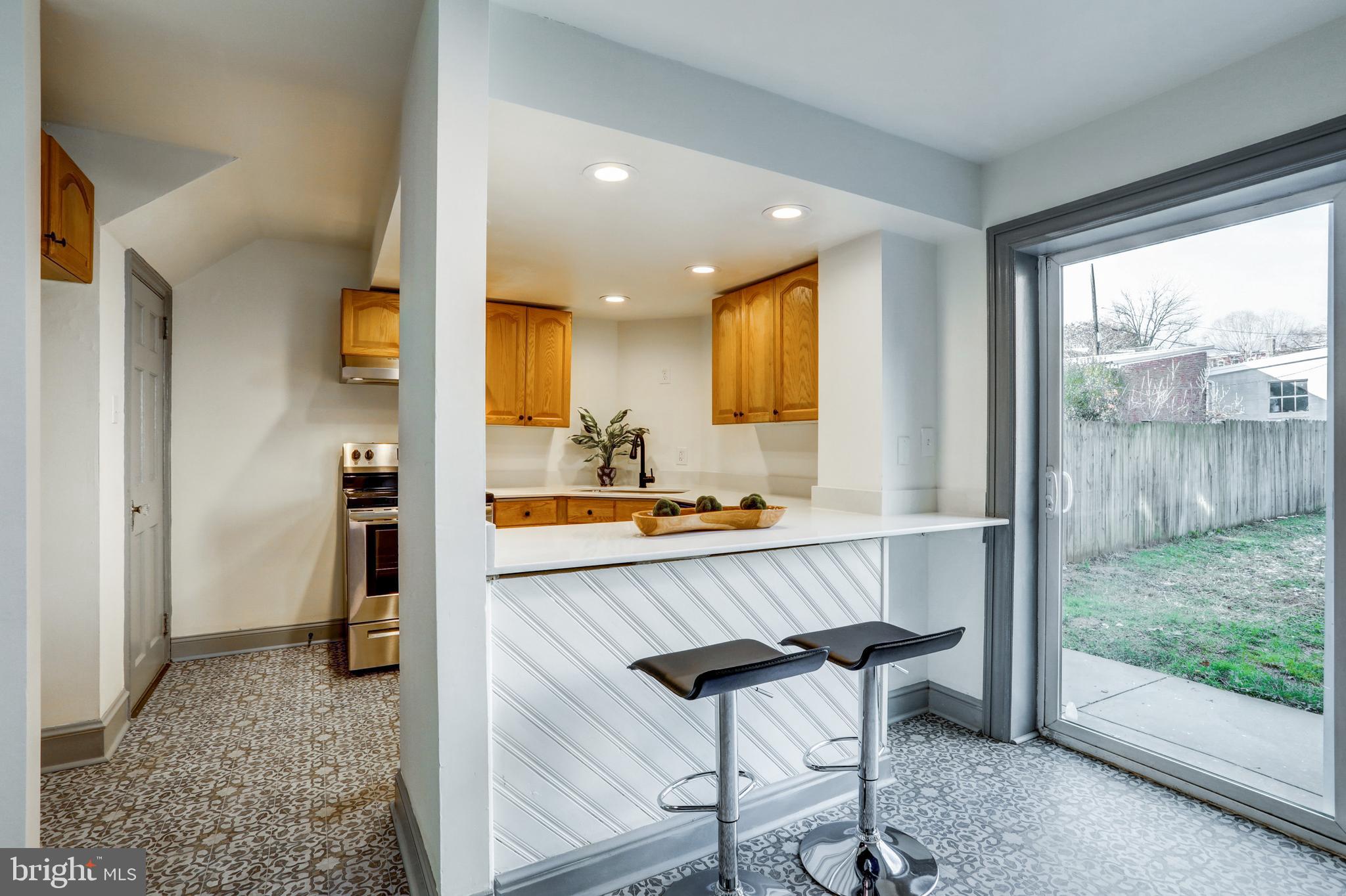 CHESTNUT HILL - Residential