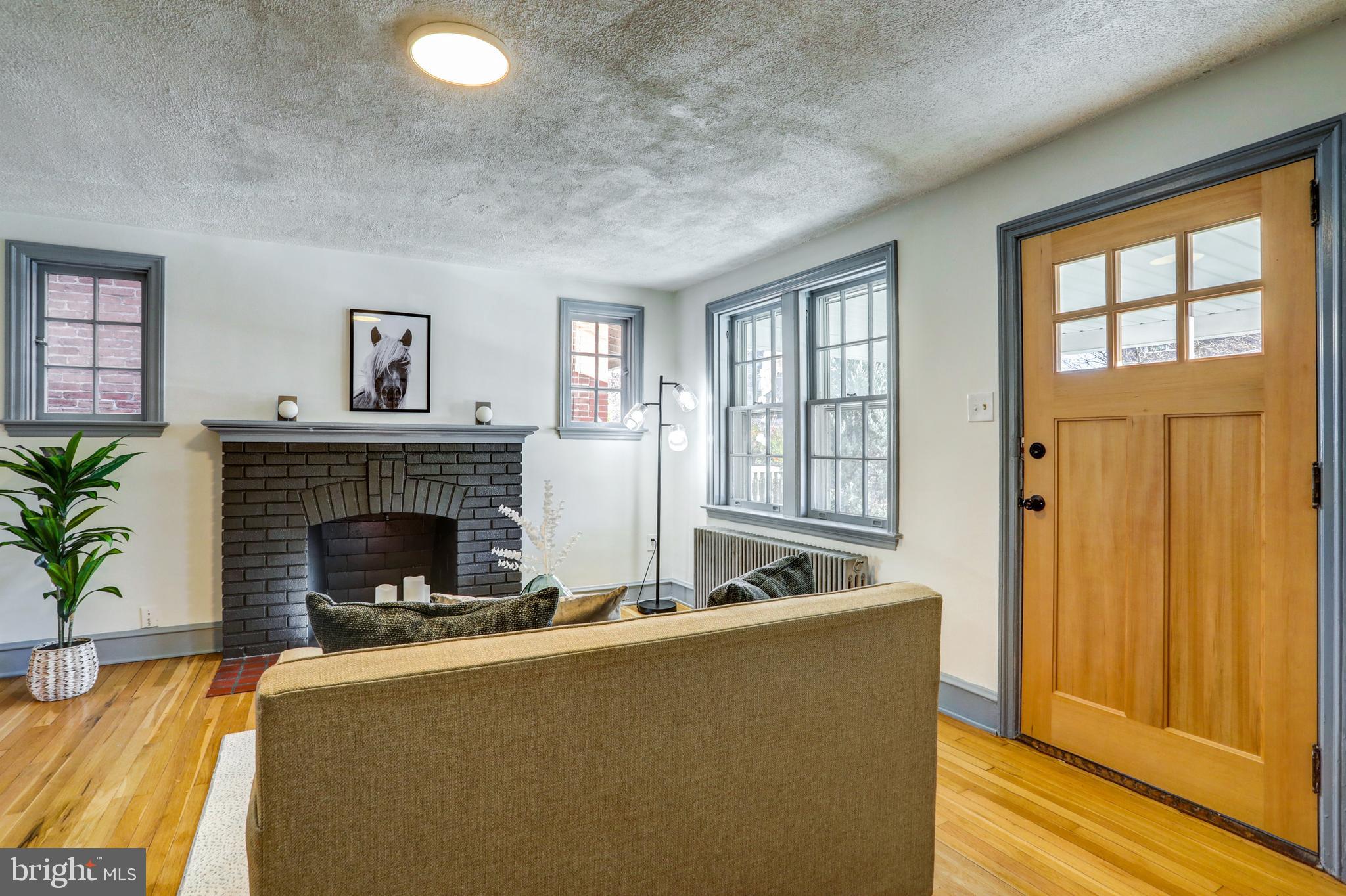 CHESTNUT HILL - Residential