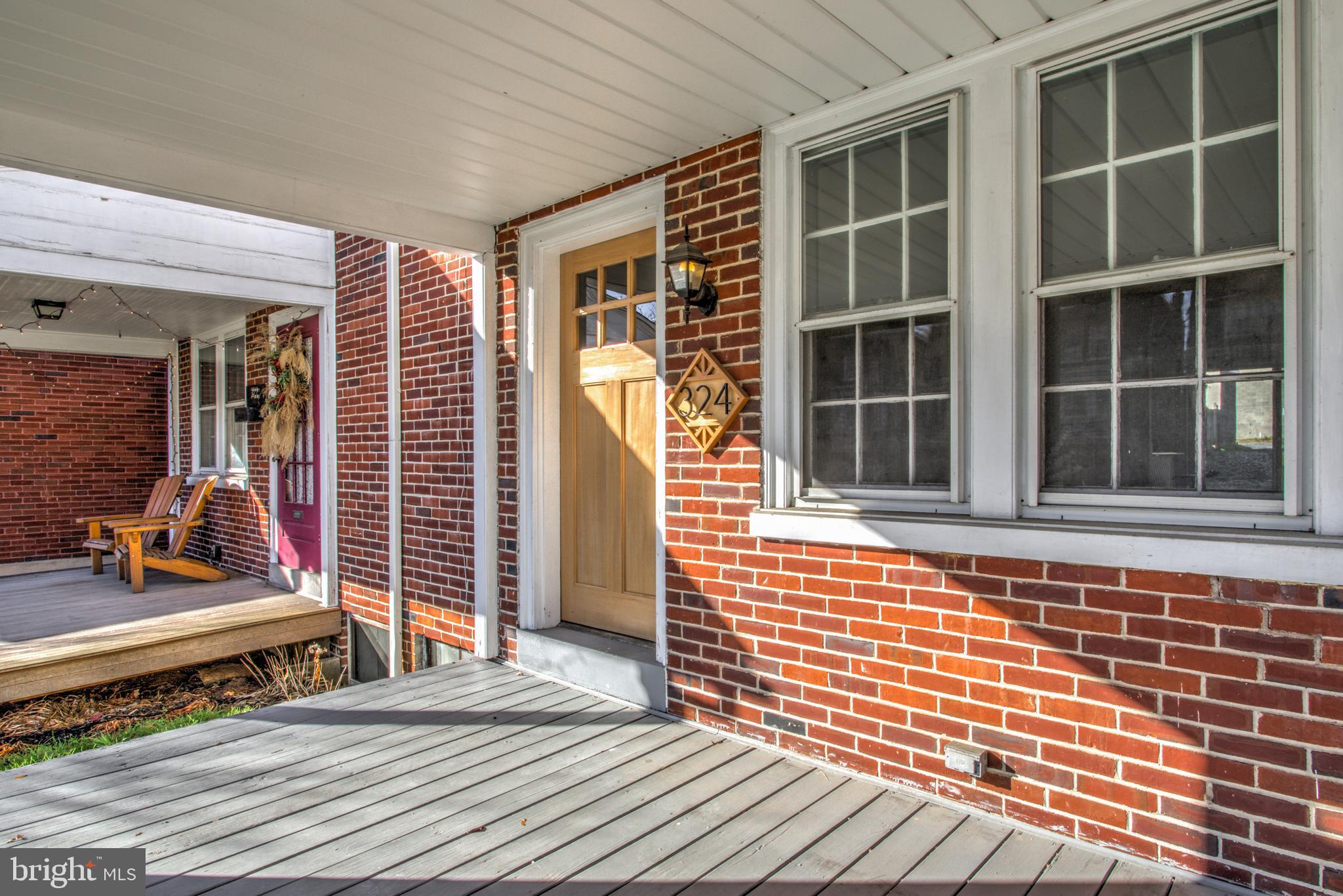CHESTNUT HILL - Residential