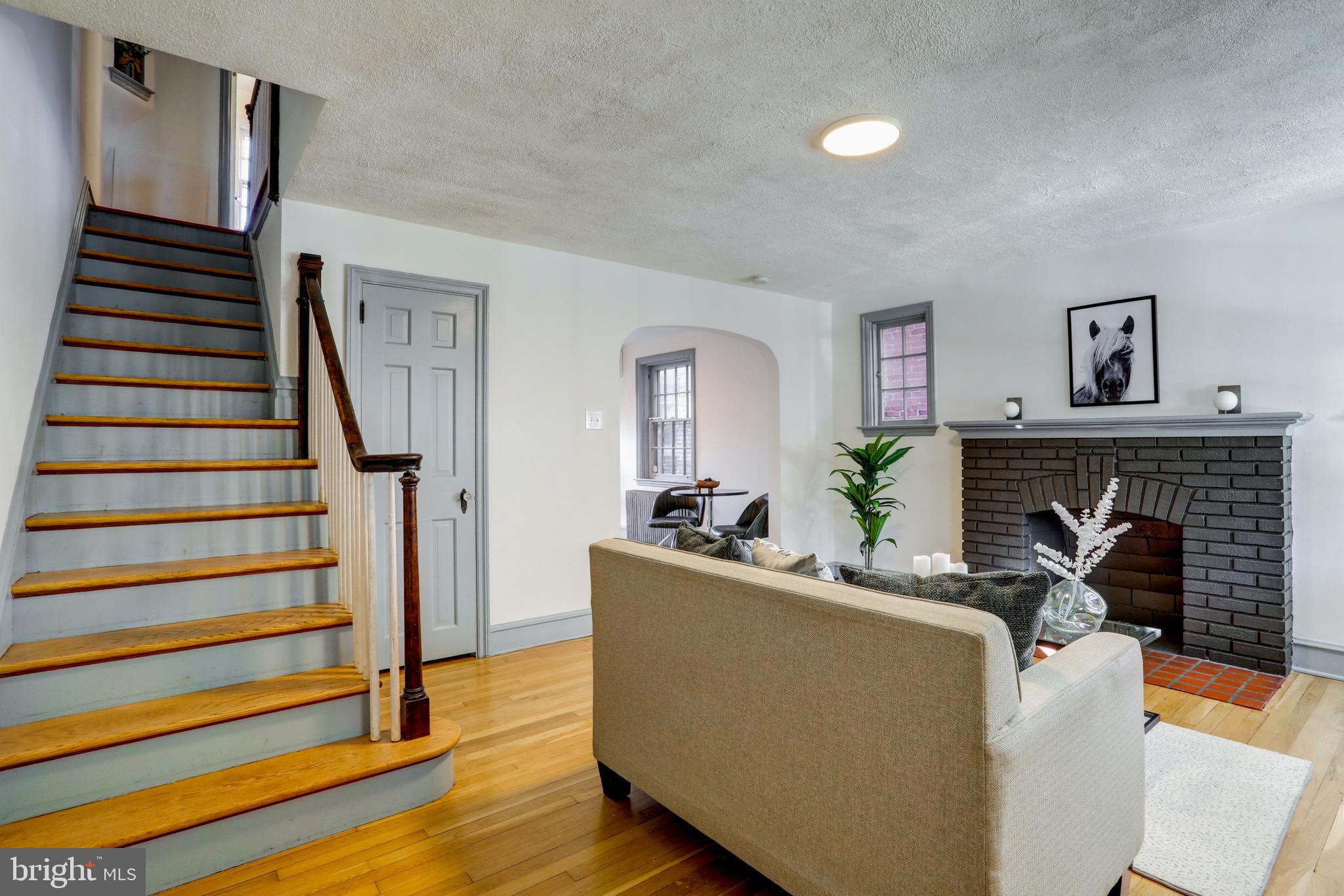 CHESTNUT HILL - Residential