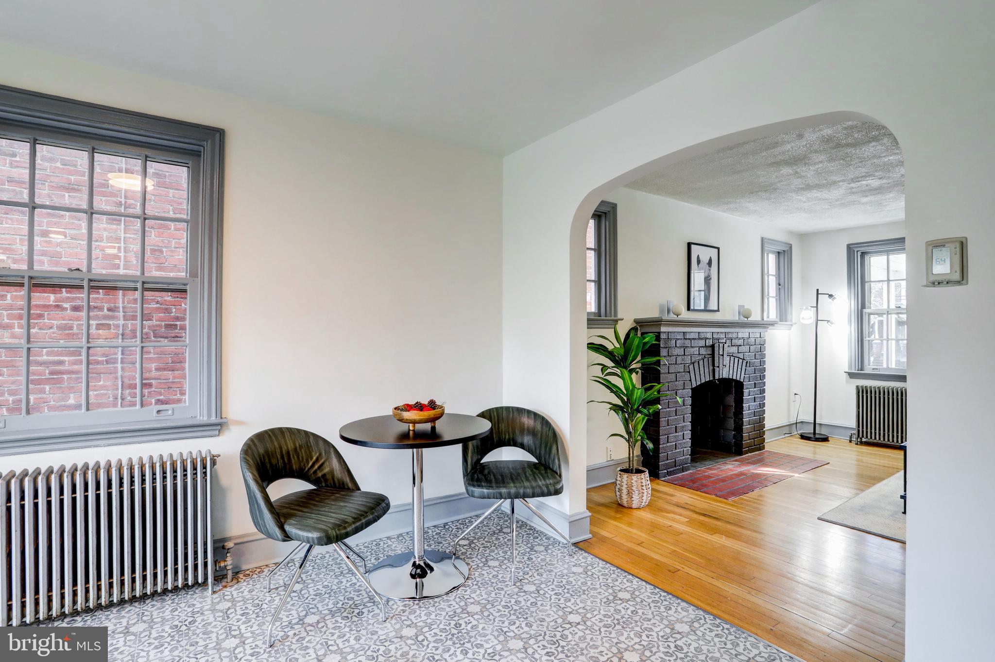 CHESTNUT HILL - Residential