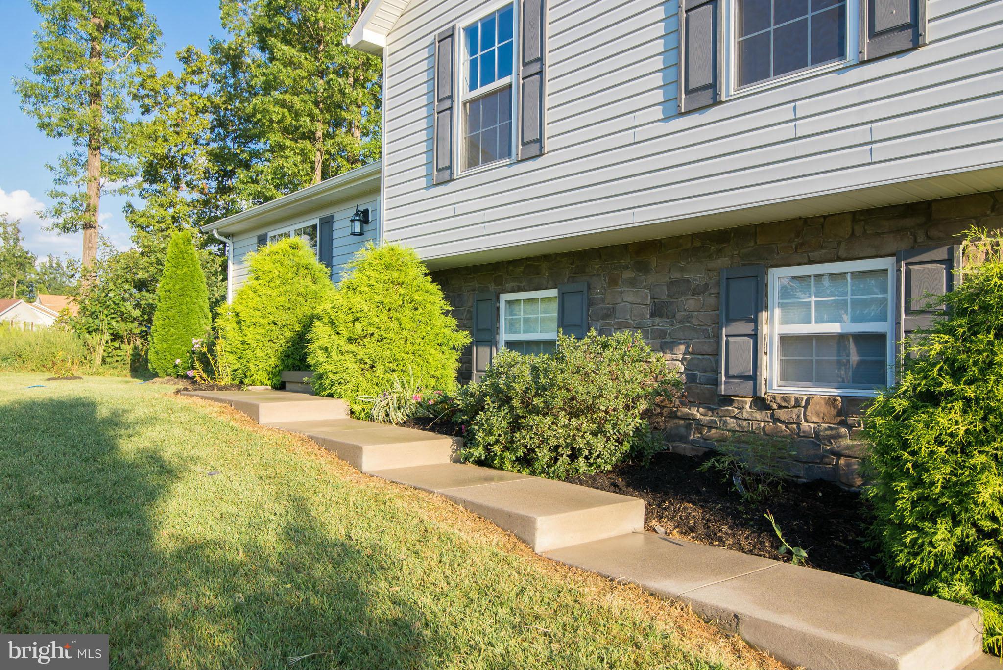 MIDDLE CREEK MANOR - Residential